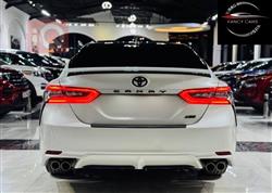 تۆیۆتا کامری